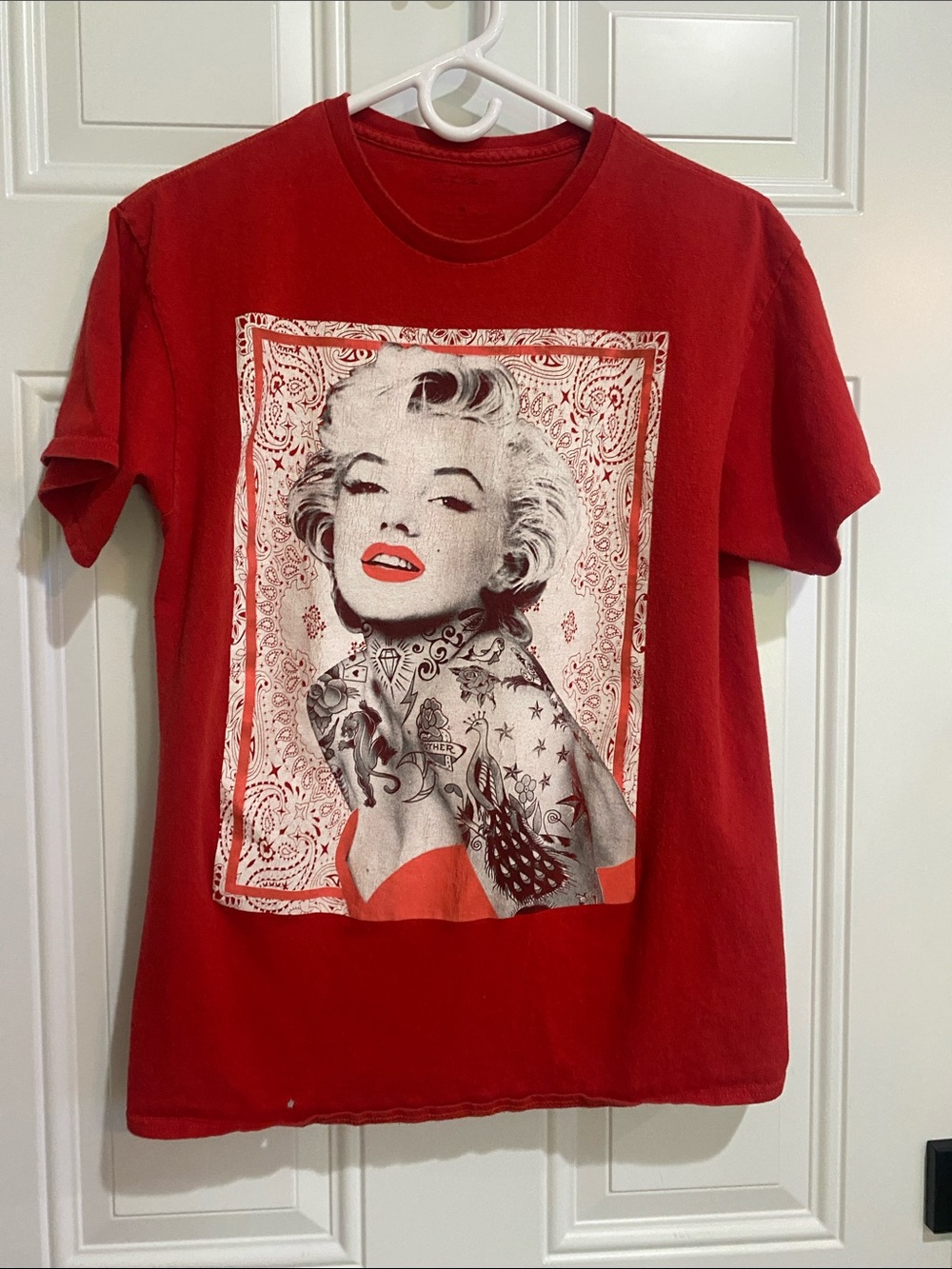 Marilyn Monroe Red Crewneck Tee